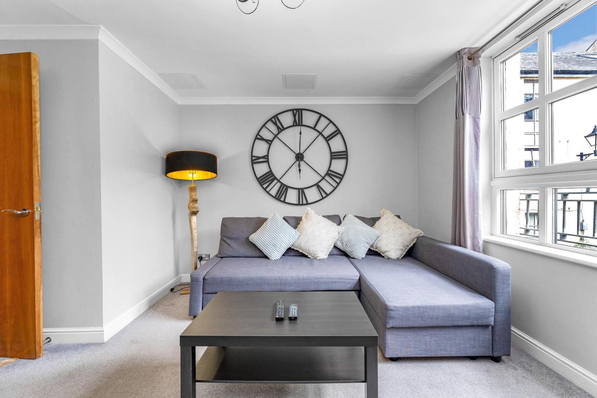 Comfy Place Off Royal Mile, With Parking Apartment Edinburgh